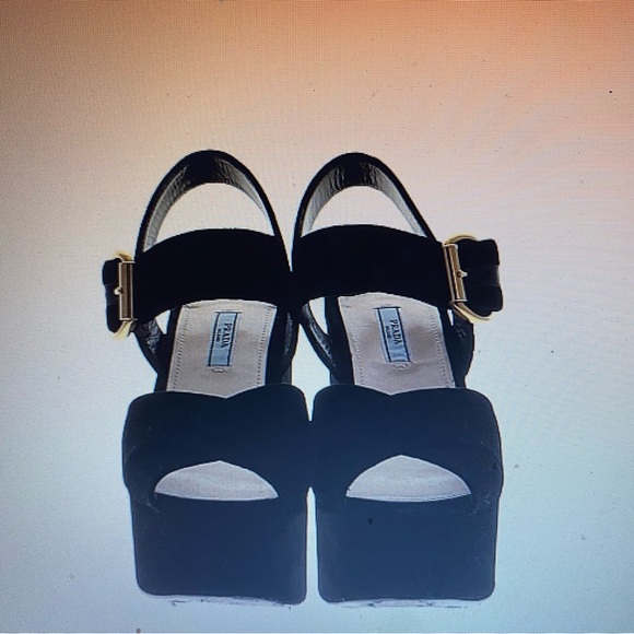Gorgeous velvet authentic PRADA wedges. 39.5 (EU) - Picture 6 of 6